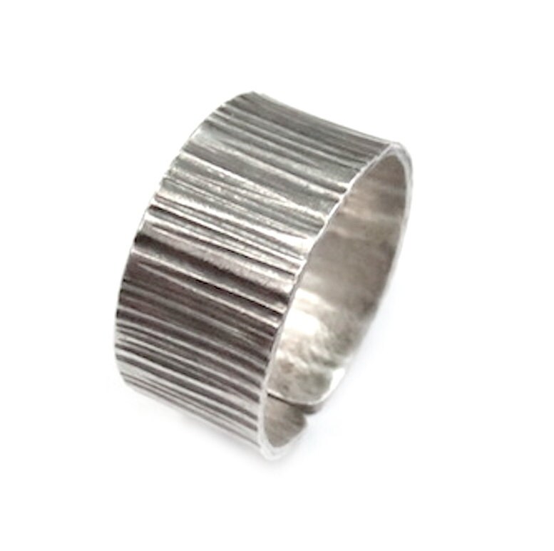 Sterling Silber Breit Bandring, Handgemachte Gehämmert Rustikale Baumrinde Breite Manschette Männer Oder Frauen Ring, Natur Strukturierte Silber von SilverShapes
