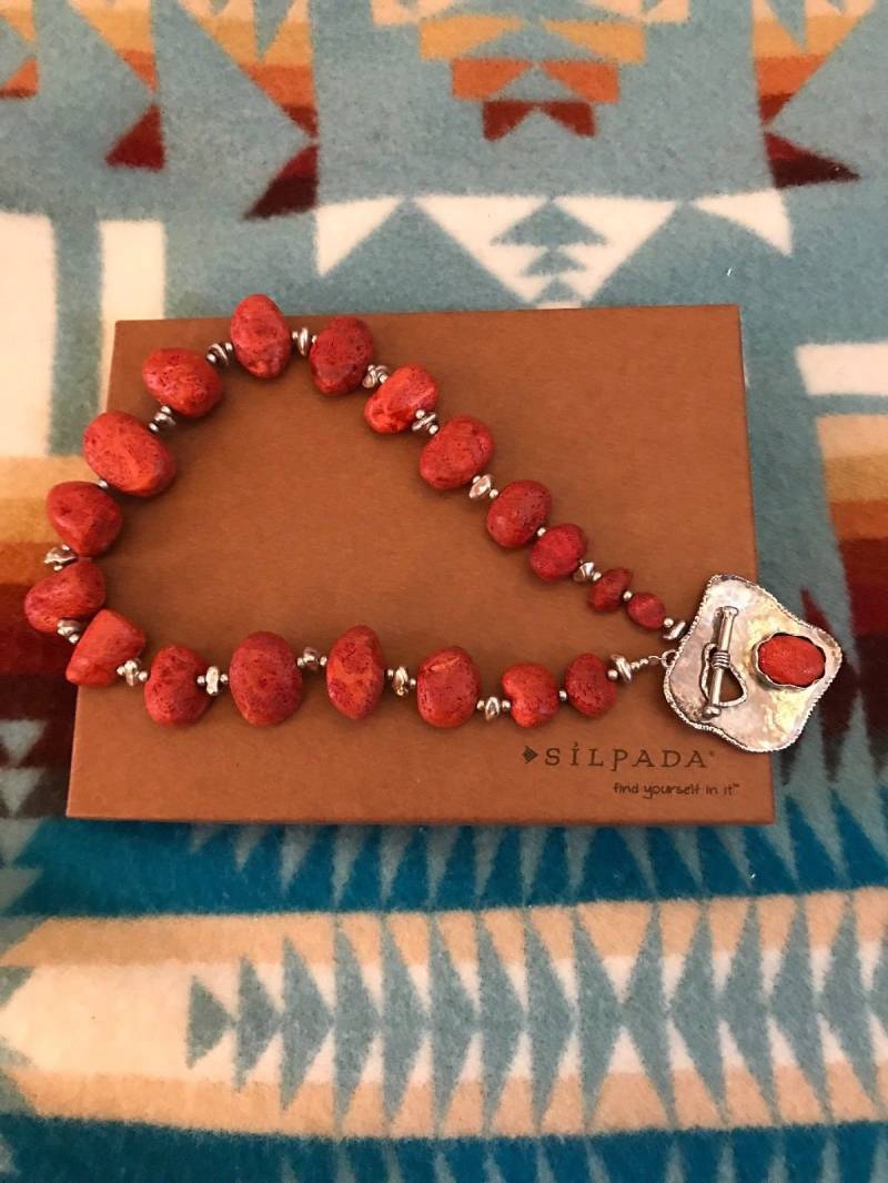 Rare Silpada Sponge Coral Sterling Silber Nugget Bead Toggle Verschluss Halskette Rare Silpada Sponge Coral Sterling Silber Nugget Bead Toggle Verschluss Halskette von SilverSistersSilpada