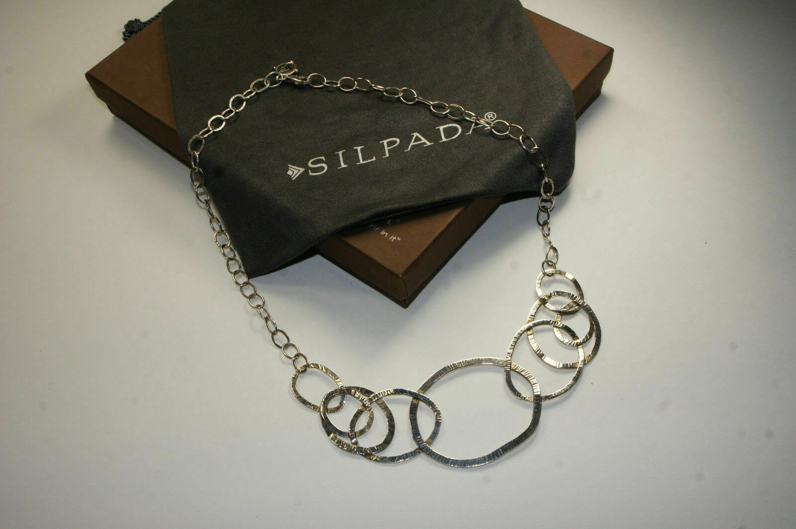 Silpada 925 Sterling Silber Ovale Ineinandergreifende Glieder An Ovaler Strukturierter Gliederkette N2450 von SilverSistersSilpada