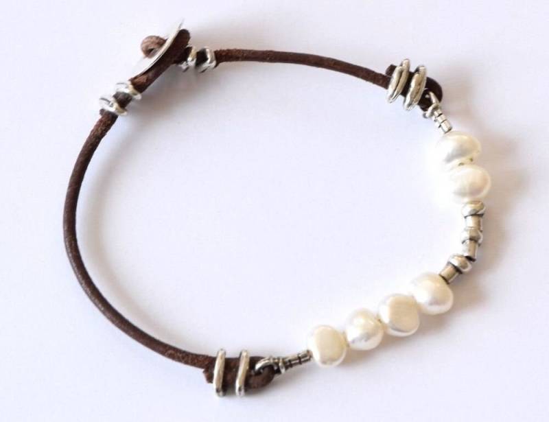 Silpada 925 Sterling Silber Perle Auf Leder-Knopf-Verschluss Armband Gehämmert Oxidierte Perlen von SilverSistersSilpada