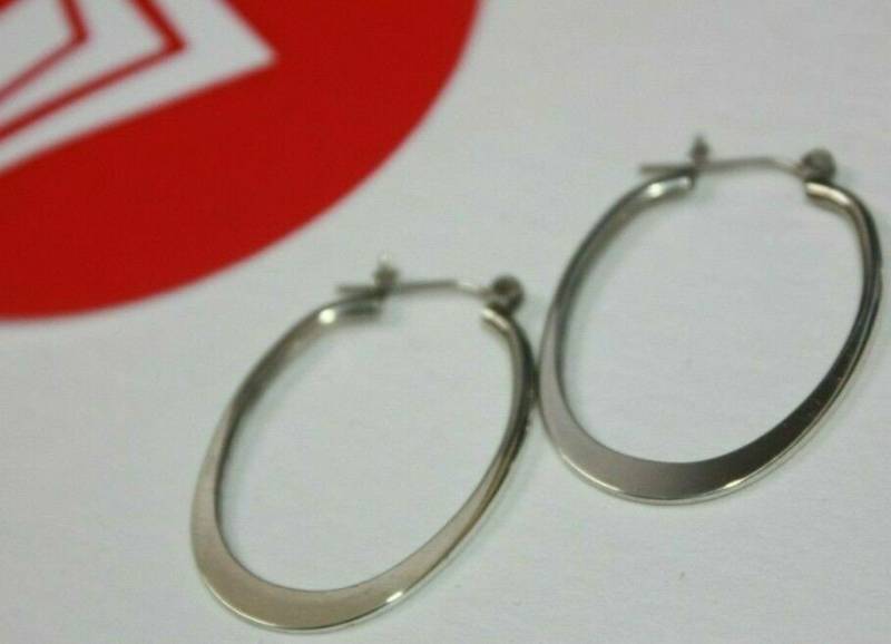 Silpada 925 Sterling Silber Zurück Zu Den Basics Oval Hoop Post Ohrringe P1099 von SilverSistersSilpada