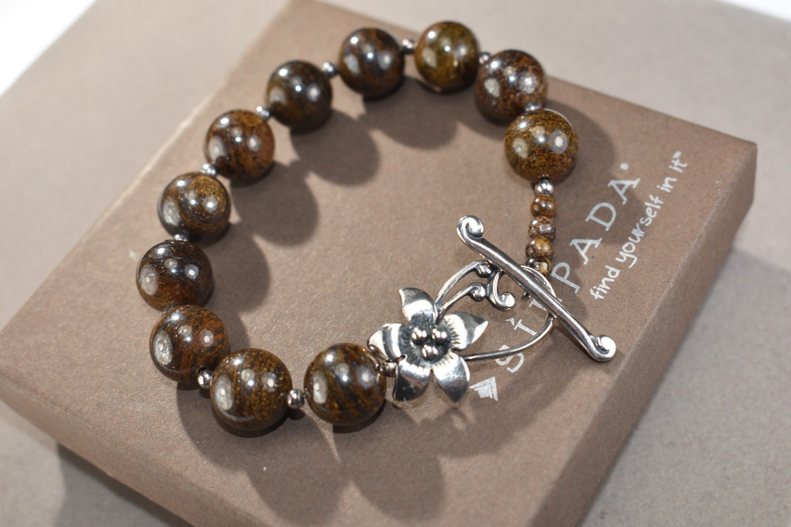 Silpada Bronzit Armband Silber Perlen Mit Blume Toggle Silpada Bronzit Armband Silber Perlen Mit Blume Toggle von SilverSistersSilpada