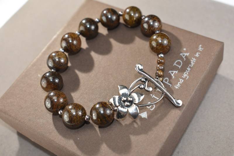 Silpada Bronzit Armband Silber Perlen Mit Blume Toggle Silpada Bronzit Armband Silber Perlen Mit Blume Toggle von SilverSistersSilpada