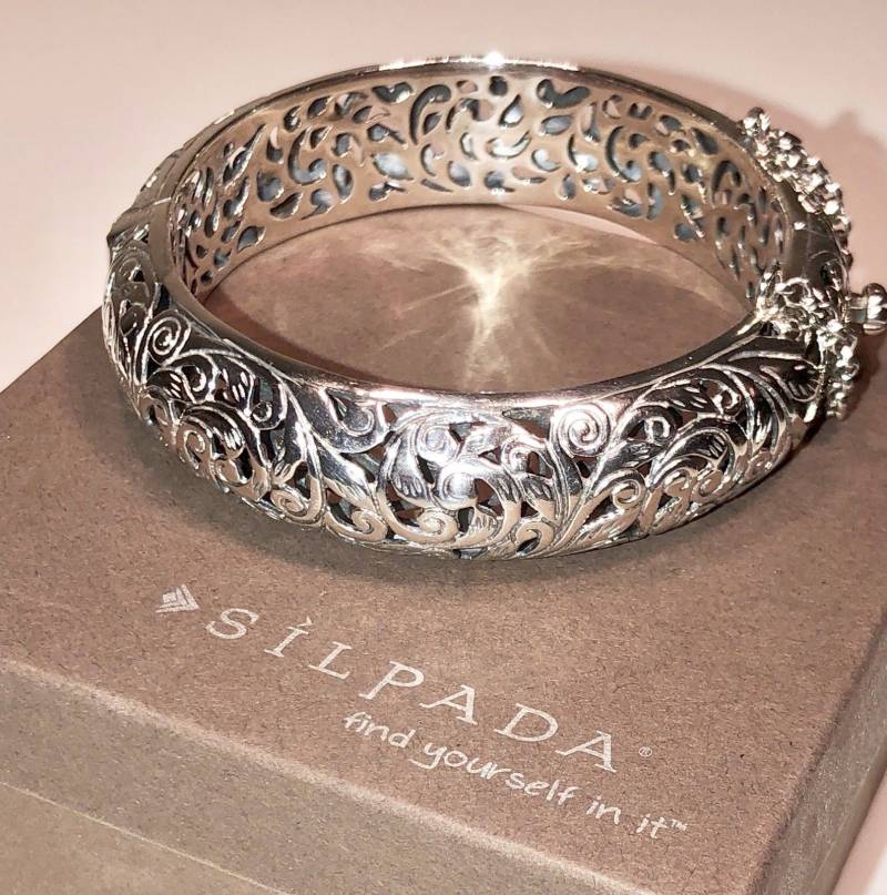 Silpada Sterling Silber Floral Filigree Klapp Armreif Armband Silpada Sterling Silber Floral Filigree Klapp Armreif Armband von SilverSistersSilpada