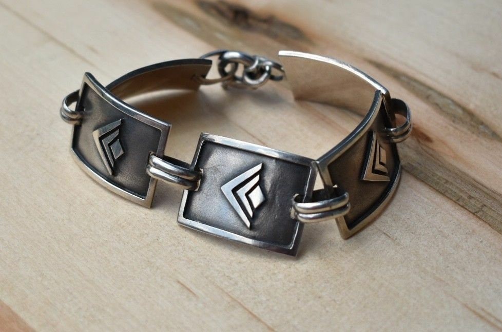 Silpada Sterling Silber Logo Pfeil Link Armband Satin Oxidiert von SilverSistersSilpada