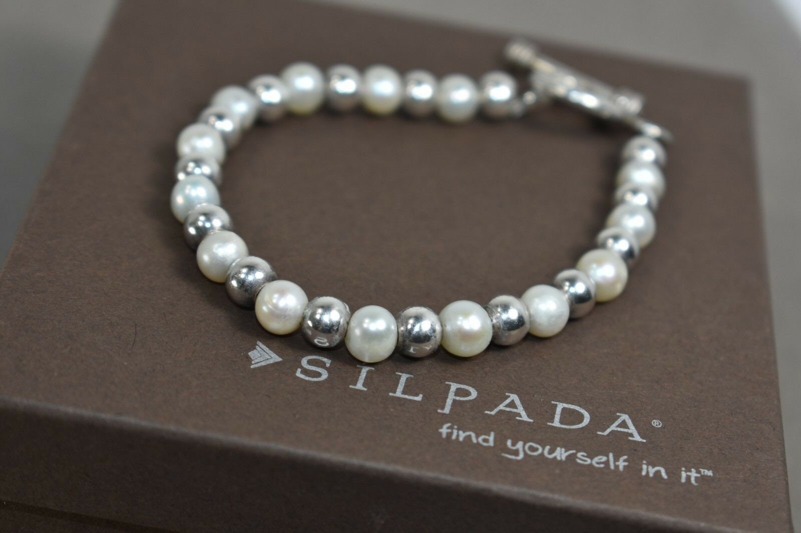 Silpada Sterling Silber Perle Und Süßwasserperle Toggle Armband Silpada Sterling Silber Perle Und Süßwasserperle Toggle Armband von SilverSistersSilpada