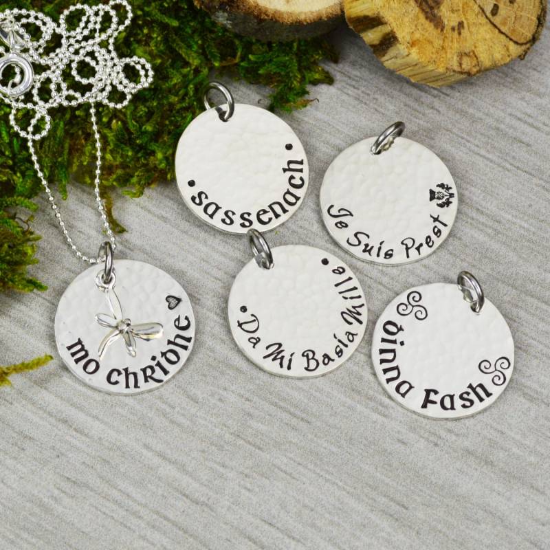 Wählen Sie Ihre Charm Halskette Mit Libelle - Scottish Jewelry von SilverStatements