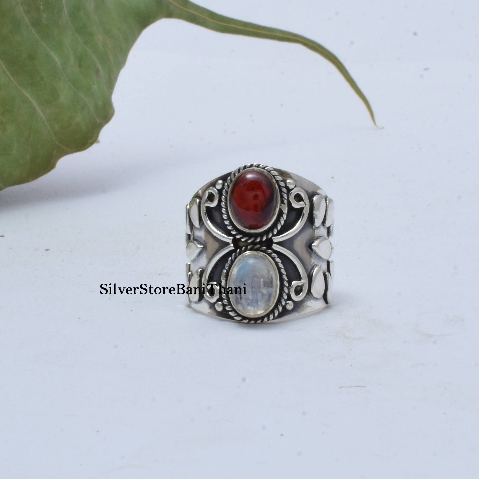 Granat Und Mondstein, 925 Sterling Silber Ring, Natürlicher Handgemachter Schöner Etsy Boho Geschenk Für Sie von SilverStoreBaniThani