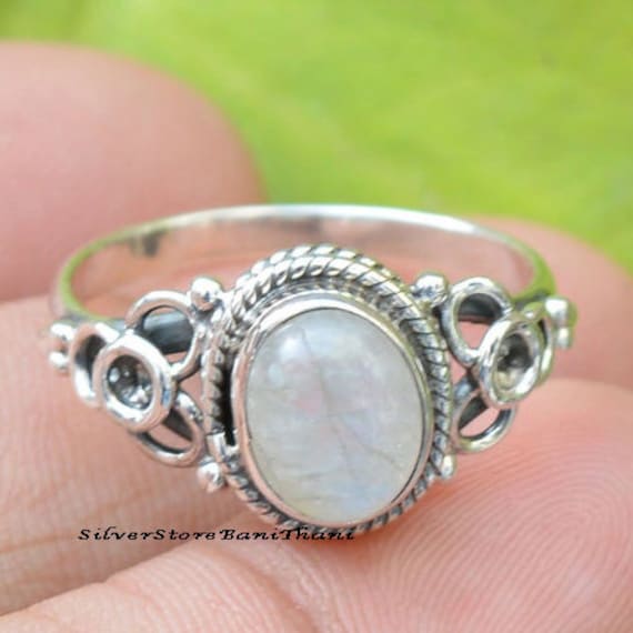 Mondstein Ring, 925 Sterling Silber Statement Schmuck, Handgefertigter Echter Stein Oval Form Geschenk Für Sie von SilverStoreBaniThani