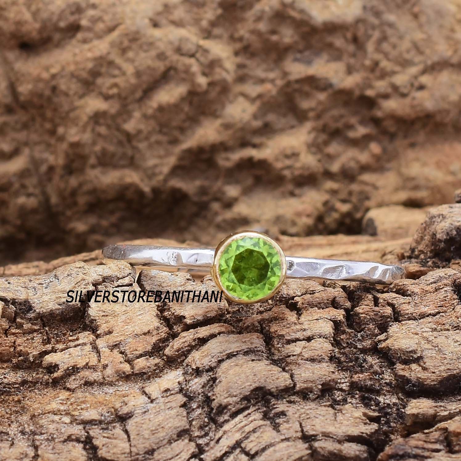 Peridot Ring, 925 Sterling Silber Ehering, Handgemachter Naturstein Ringe, Schmuck, Neujahrsgeschenke von SilverStoreBaniThani