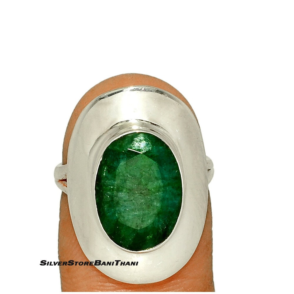 Smaragd Ring, 925 Sterling Silber Grüner Stein Ovale Form Boho Natürlicher Etsy Geschenk Für Frauen von SilverStoreBaniThani