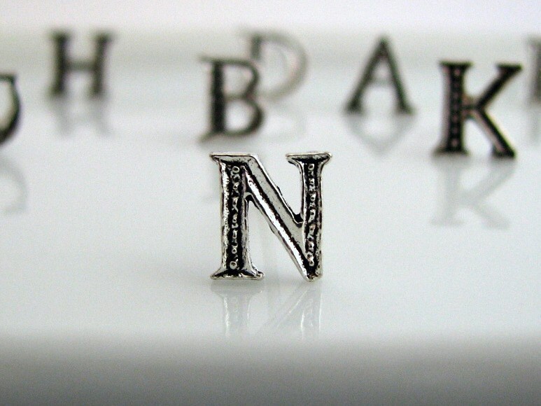 Anfängliche Ohrstecker, Alphabet Ohrring Post, Sterling Silber, 925 Silber-Beiträge, Monogram Ohrringe, Silberne N Erste Anfängliche Ohrstecker, Alphabet Ohrring Post, Sterling Silber, 925 Silber-Beiträge, Monogram Ohrringe, Silberne N Erste von SilverStudEarrings