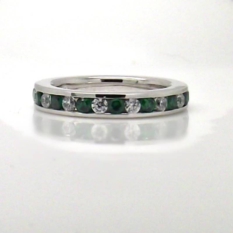 Diamant Und Smaragd Cz Ewigkeit Ehering - 925 Sterling Silber Vergoldet Mit Stack Ring Weissgold Kanal-Einstellung Diamant Und Smaragd Cz Ewigkeit Ehering - 925 Sterling Silber Vergoldet Mit Stack Ring Weissgold Kanal-Einstellung von SilverStudEarrings