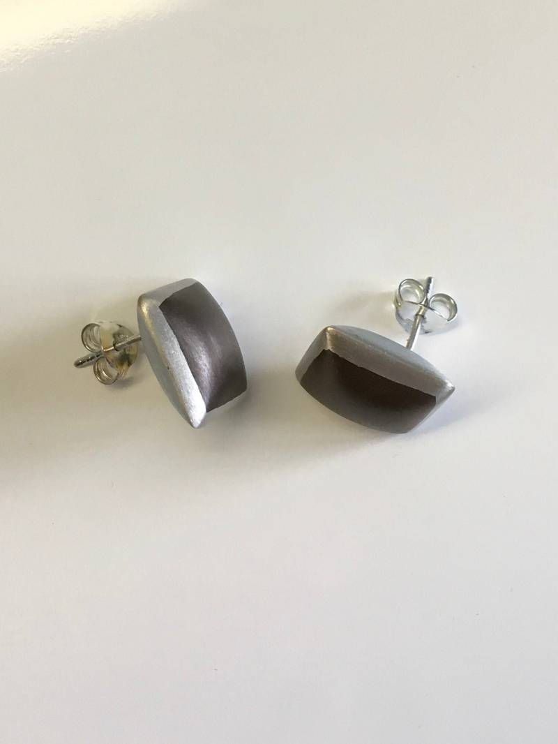 Brown Square Earrings. Combination Of Satin-Finish & Oxidised Silver. 925 Sterling von SilverStudioStore