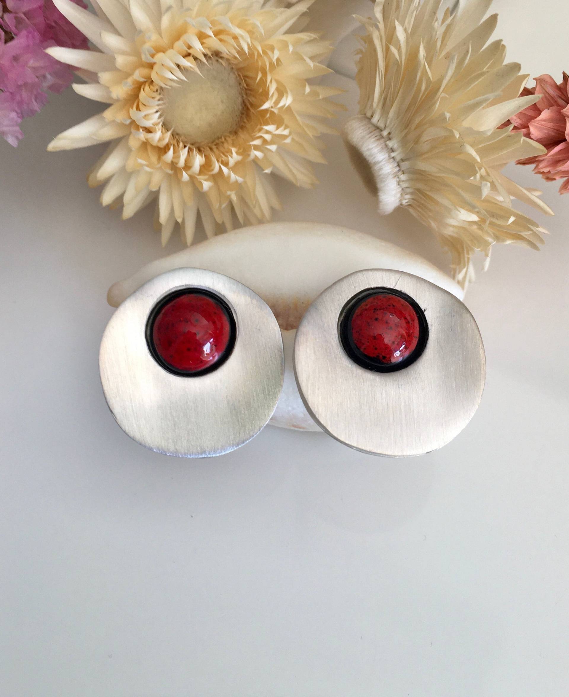 Red Dot Silver Earrings. 925 Sterling Silver With Red Enamel Motif. Artistic Earring Set. Quality Gift Idea. Circle von SilverStudioStore