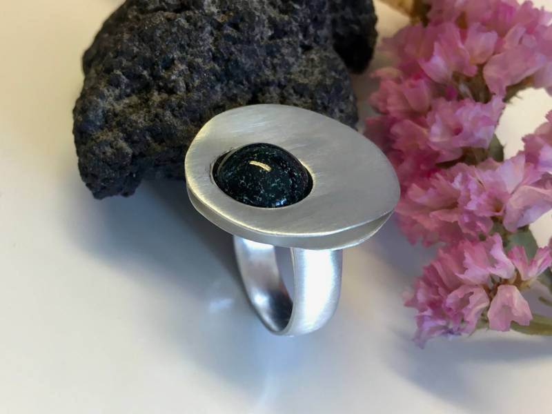 Silver Ring With Dark Dot Enamel. 925 Sterling Silver Ring. Double Circle Enamel Dot. Unusual Design. Signature Design von SilverStudioStore