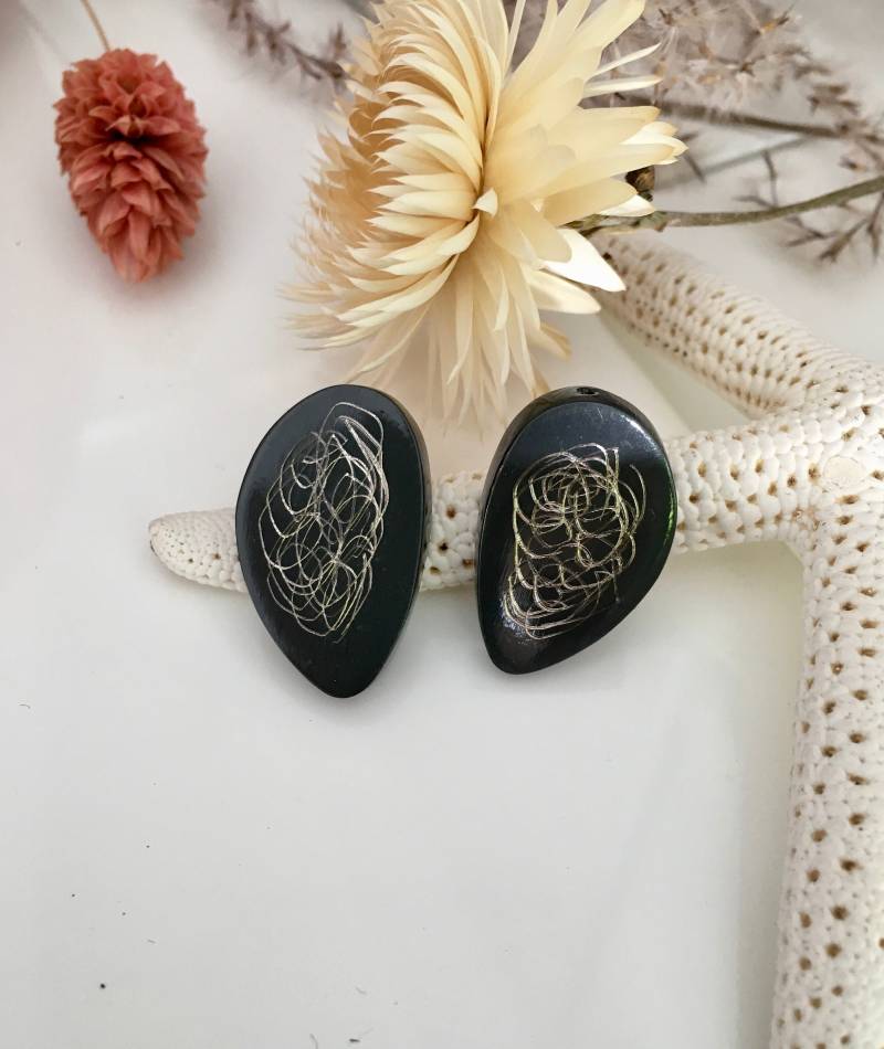 Unique Silver Earrings. Oxidised With Diamond-Scratch Drawing. 925 Sterling Silver. Lightweight von SilverStudioStore