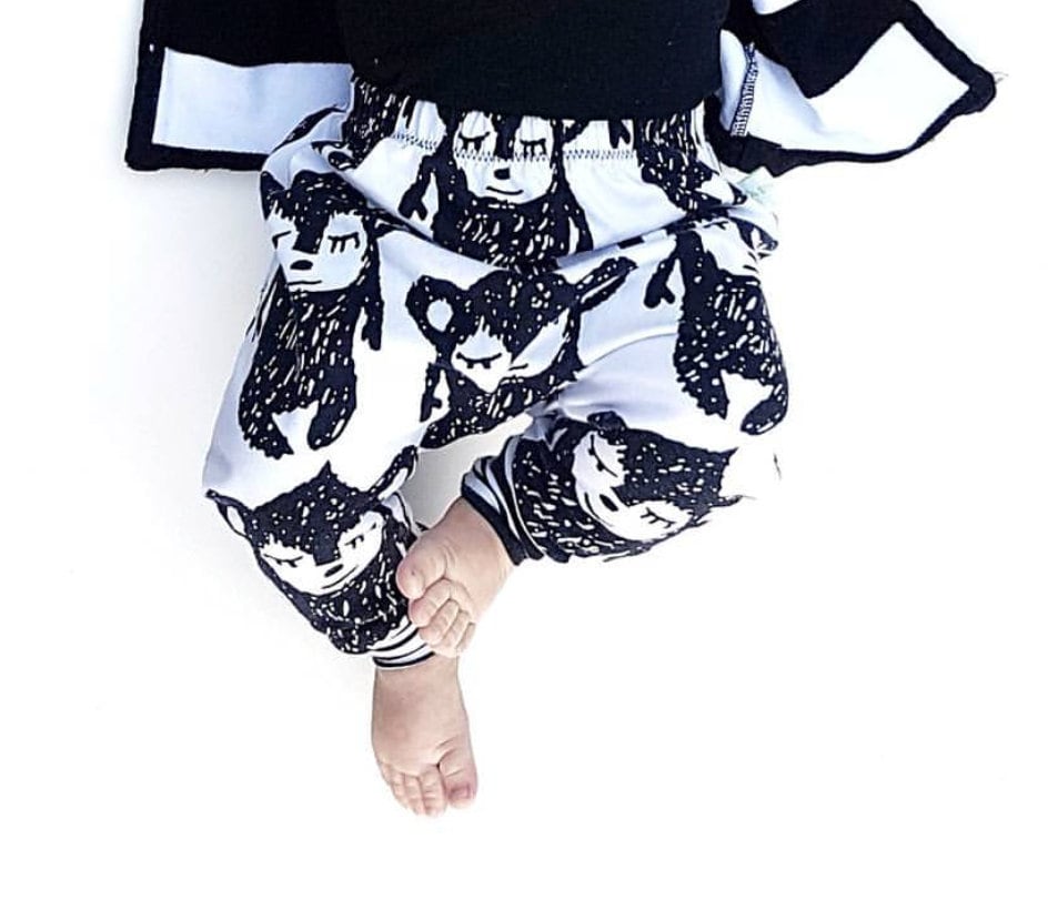 Monochrome Slim Haremshose, Trendy Baby Boy Girl Kleidung von SilverThreadsHM