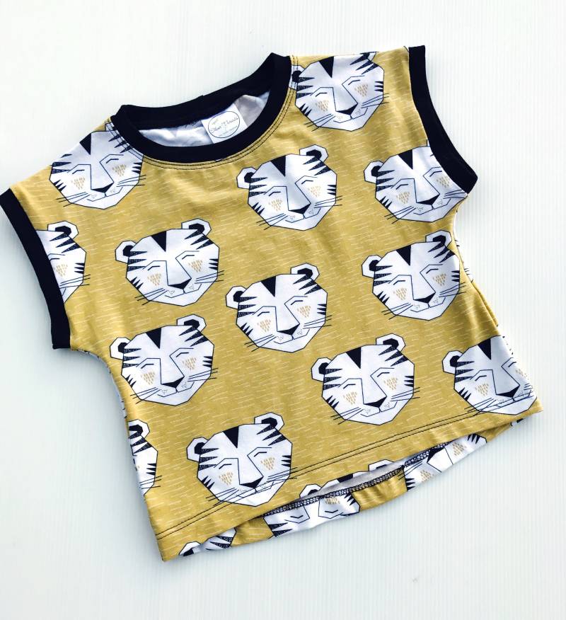Tiger Baby Jungen Mädchen T-Shirt von SilverThreadsHM