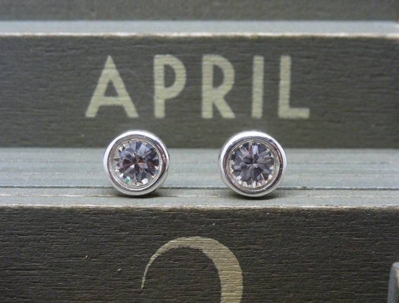 Silber Geburtsstein Ohrstecker - Verschiedene Farben Massiv Sterling 925 Ohrringe Swarovski Kristall Monate von SilverTreeJewellery