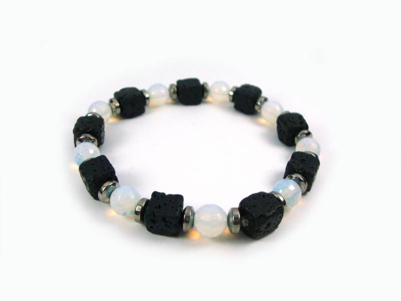 Kostenloser Versand Natürliche Schwarze Vulkan Würfel Lava & Mondstein 8x8mm Handgemachte Männer Frauen Unisex Armband von SilveradoJewellery