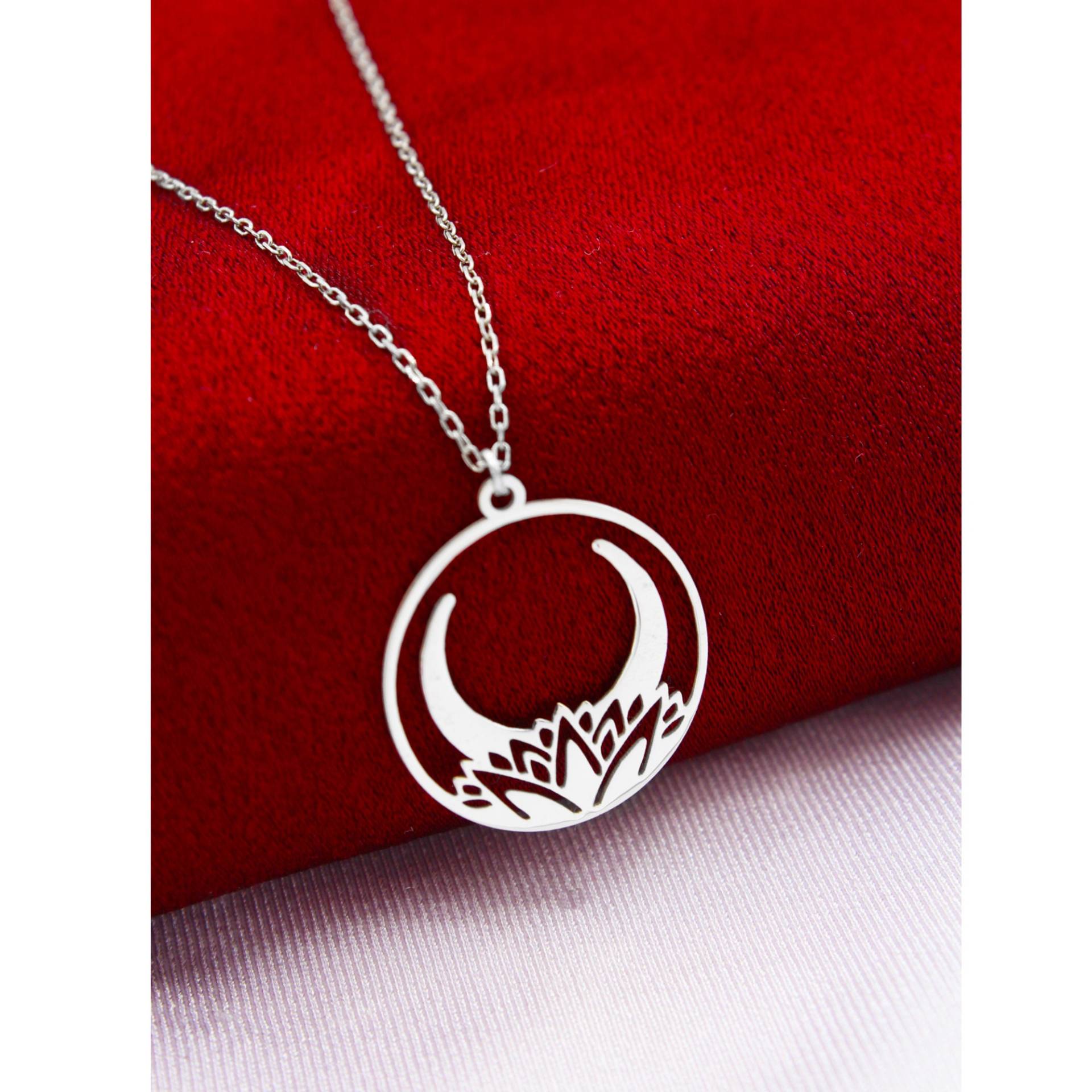 Lotusblüten Mond Halskette , Blumenliebhaber Minimalist Schmuck 925 Sterling Silber von SilverandSilverTR
