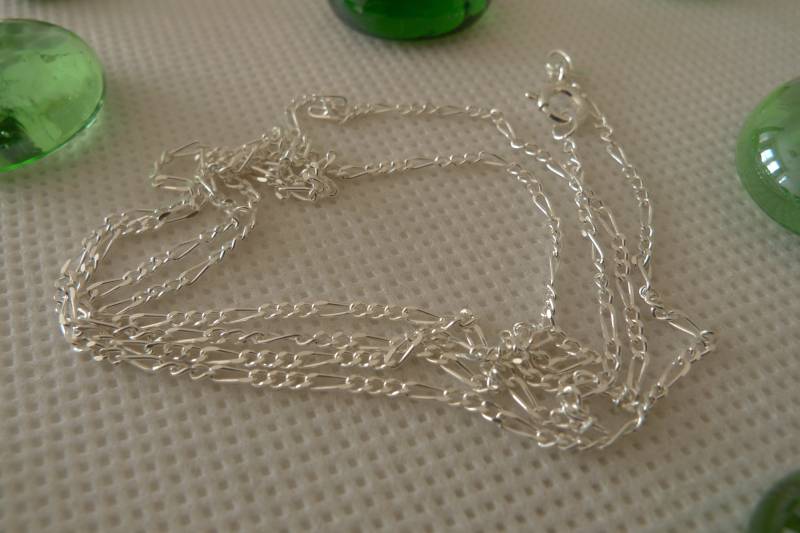 24" Sterling Silber Figaro Kette Halskette Silberandsouldesigns Schmuck 1mm Breite 24" Sterling Silber Figaro Kette Halskette Silberandsouldesigns Schmuck 1mm Breite von SilverandSoulDesigns