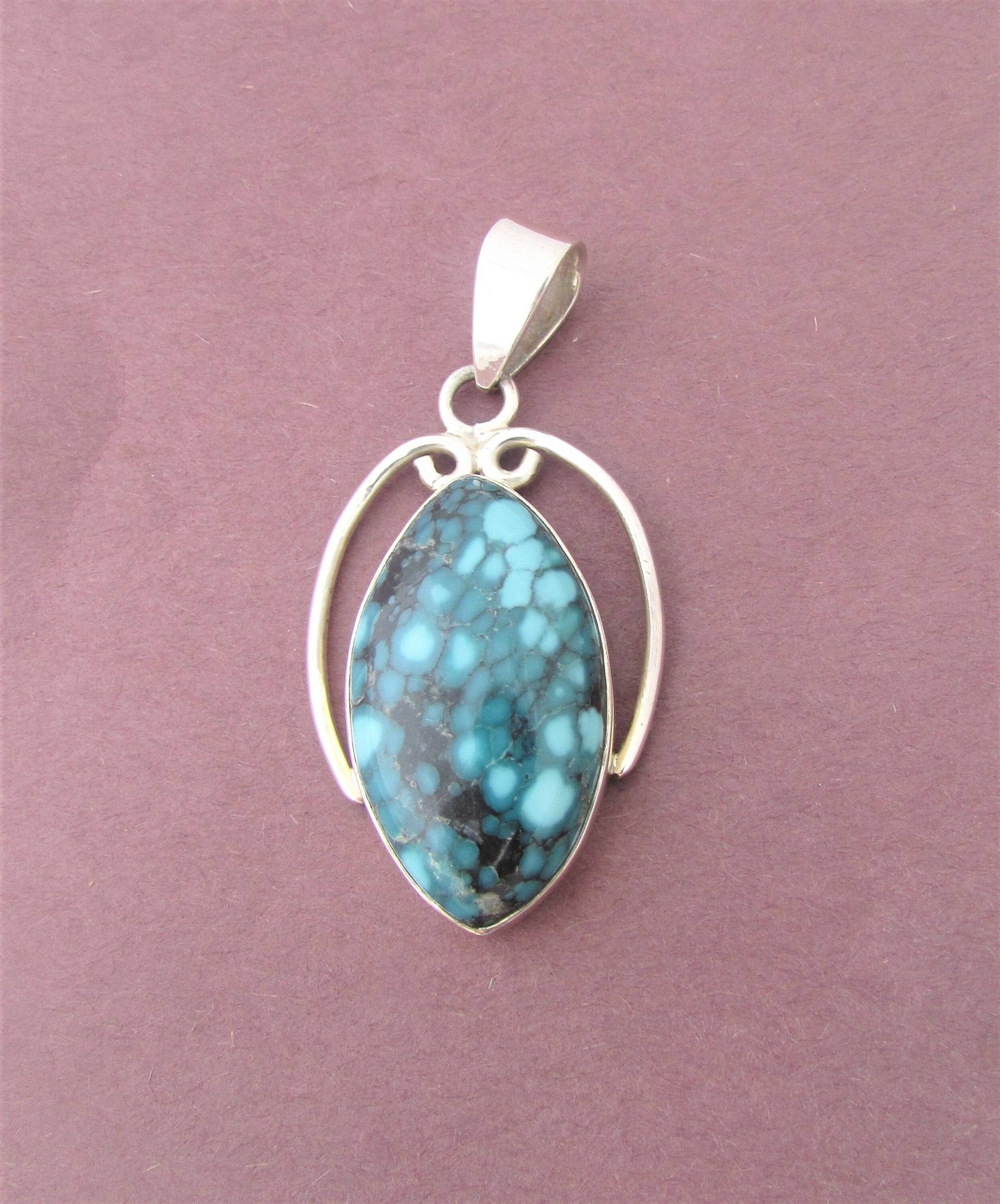 Microweb Türkis Anhänger Stabilisierter Stein, Sterling Silber von Silverandthingsnet