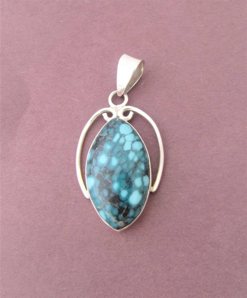 Microweb Türkis Anhänger Stabilisierter Stein, Sterling Silber von Silverandthingsnet