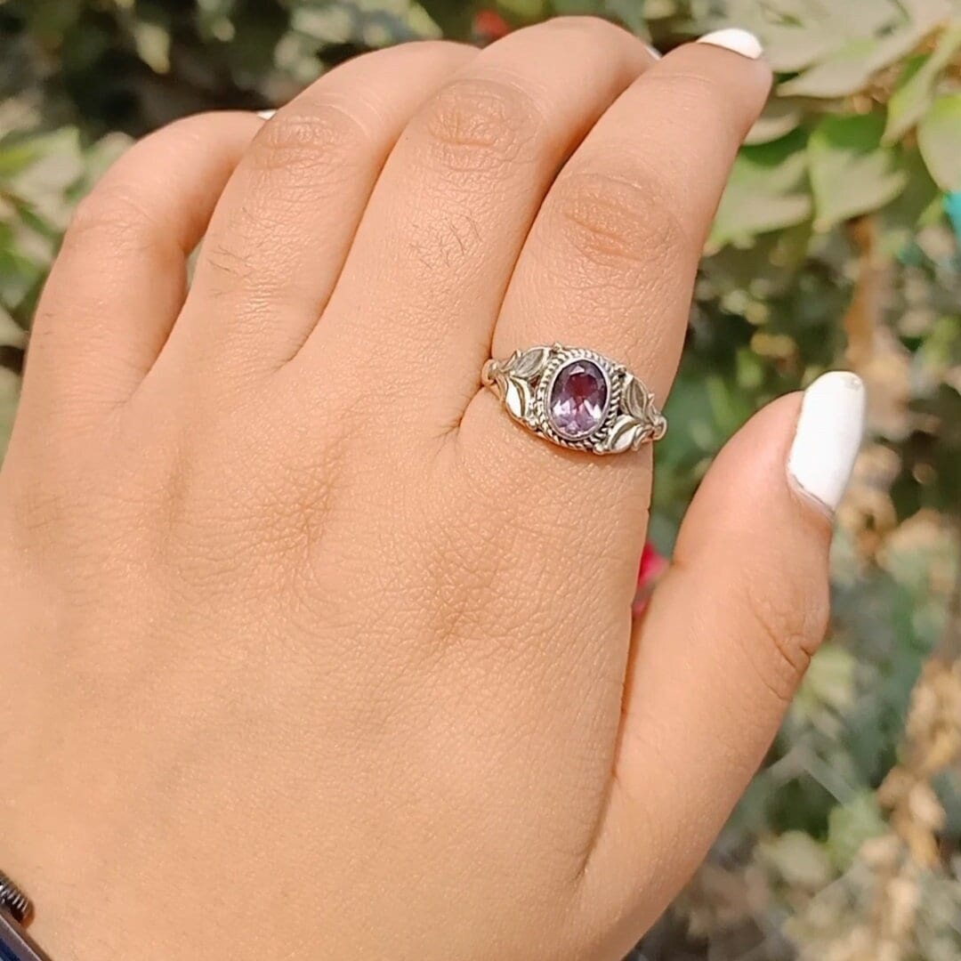 Boho Ring, Amethyst Silber Ovale Form Lila Stein Handgemachter Schmuck, Naturstein Silver925 Ring von Silverboho925