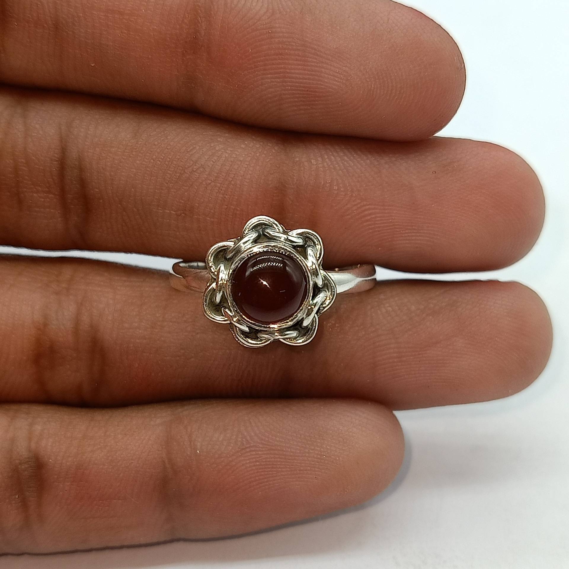 Boho Ring, Granat Silber Roter Stein Handgemachter Schmuck, Naturstein Blumen Design Schmuck von Silverboho925