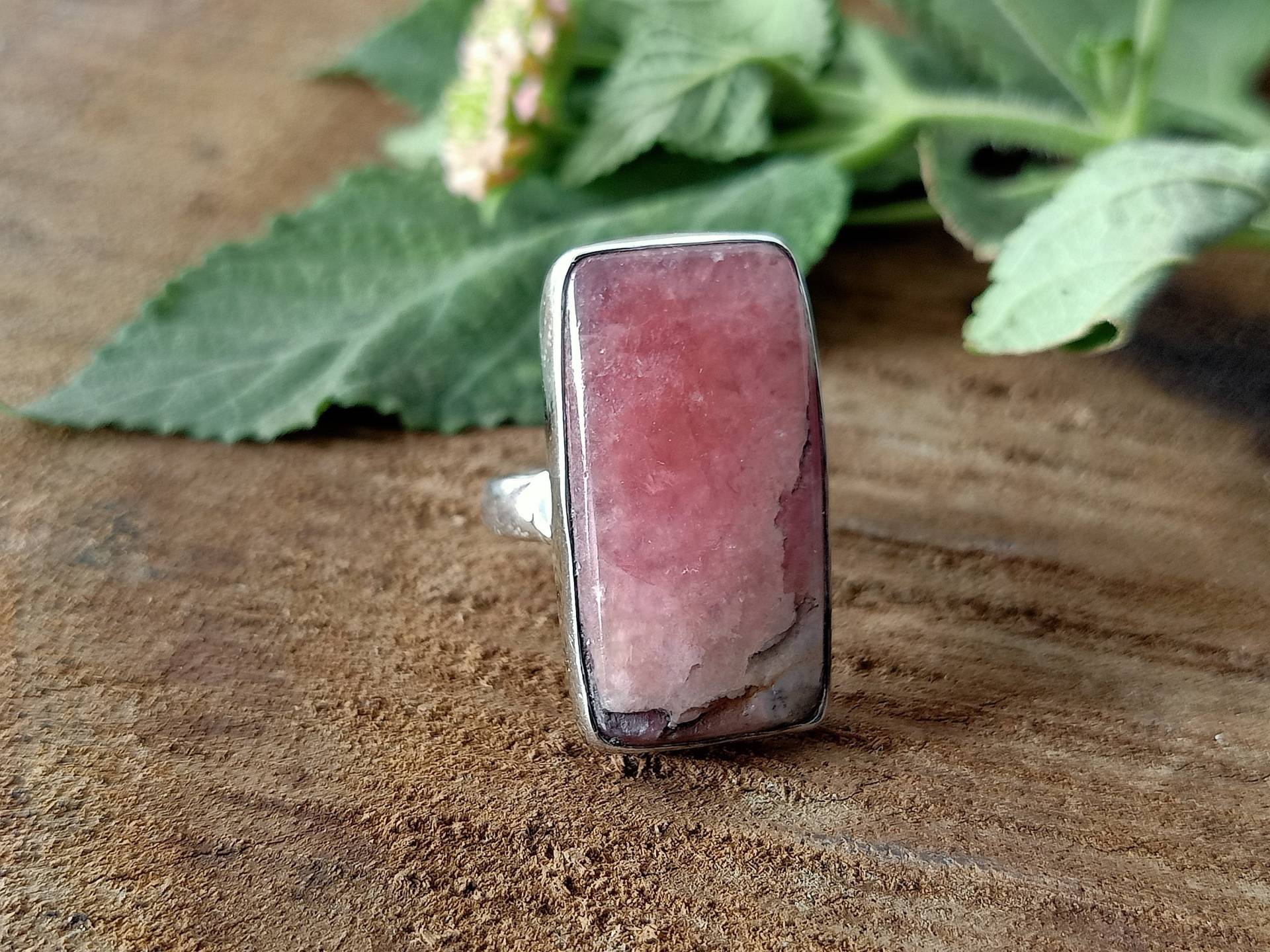 Boho Ring, Natürlicher Rhodochrosit Handgemachter Rosa Stein Hippie Schmuck, 925 Sterling Silber, Rechteck Form Statement Ringe von Silverboho925