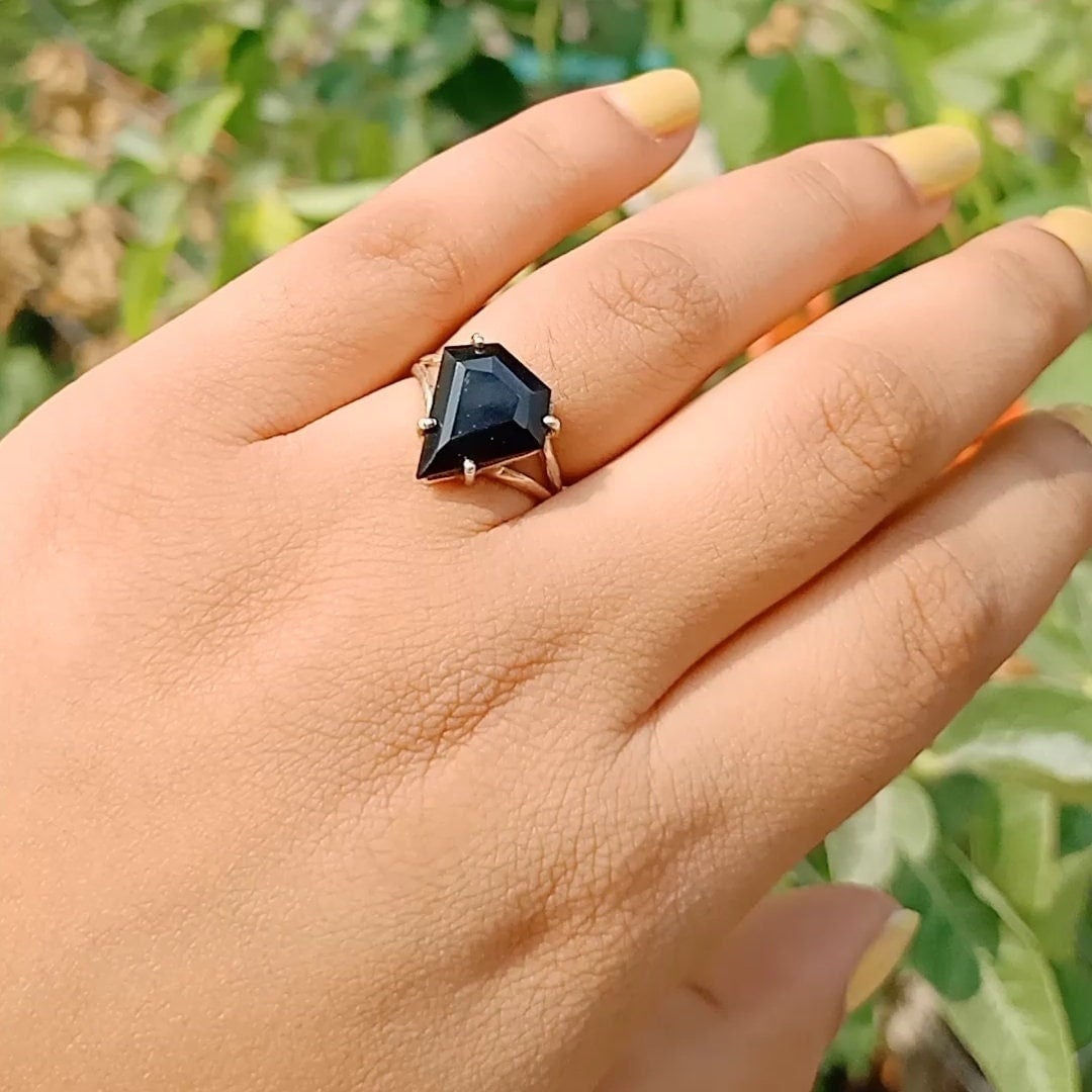 Boho Ring, Schwarzer Onyx Einzigartiger Stil Ringe, Sterling Silber 925, Schwarzer Stein Statement Ovale Form Ringe Minimalist von Silverboho925