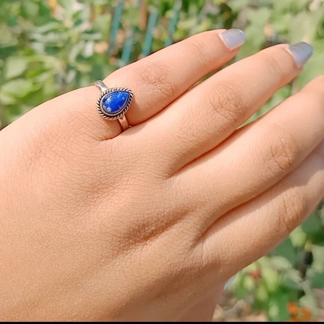 Lapislazuli Silber Ring, Blauer Edelstein Ring Tiny Handgemachter Boho Schmuck, Naturstein Silver925 von Silverboho925