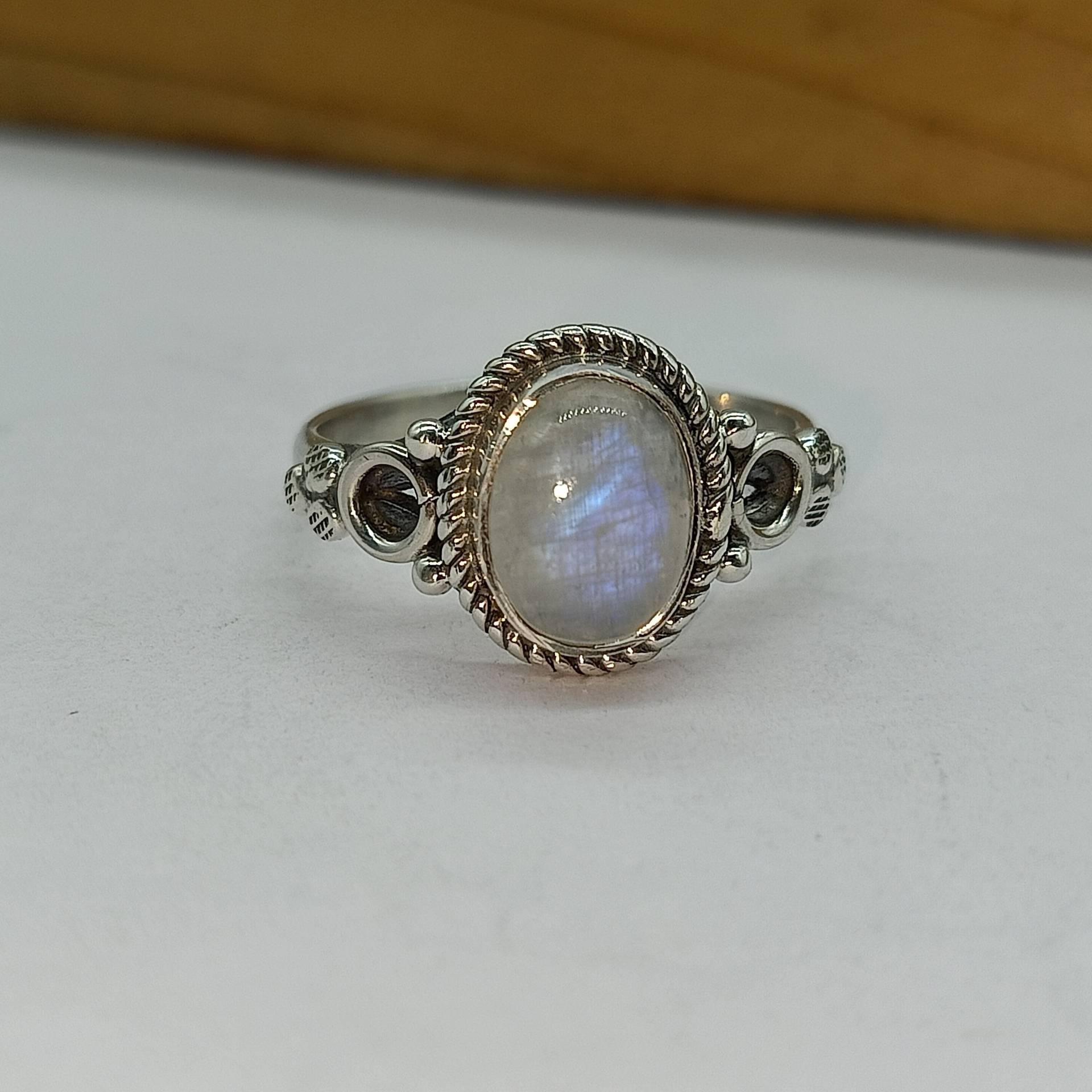 Regenbogen Mondstein Silber Ring, Einzigartiger Boho Blaustein Schmuck, Napoleon Ringe von Silverboho925