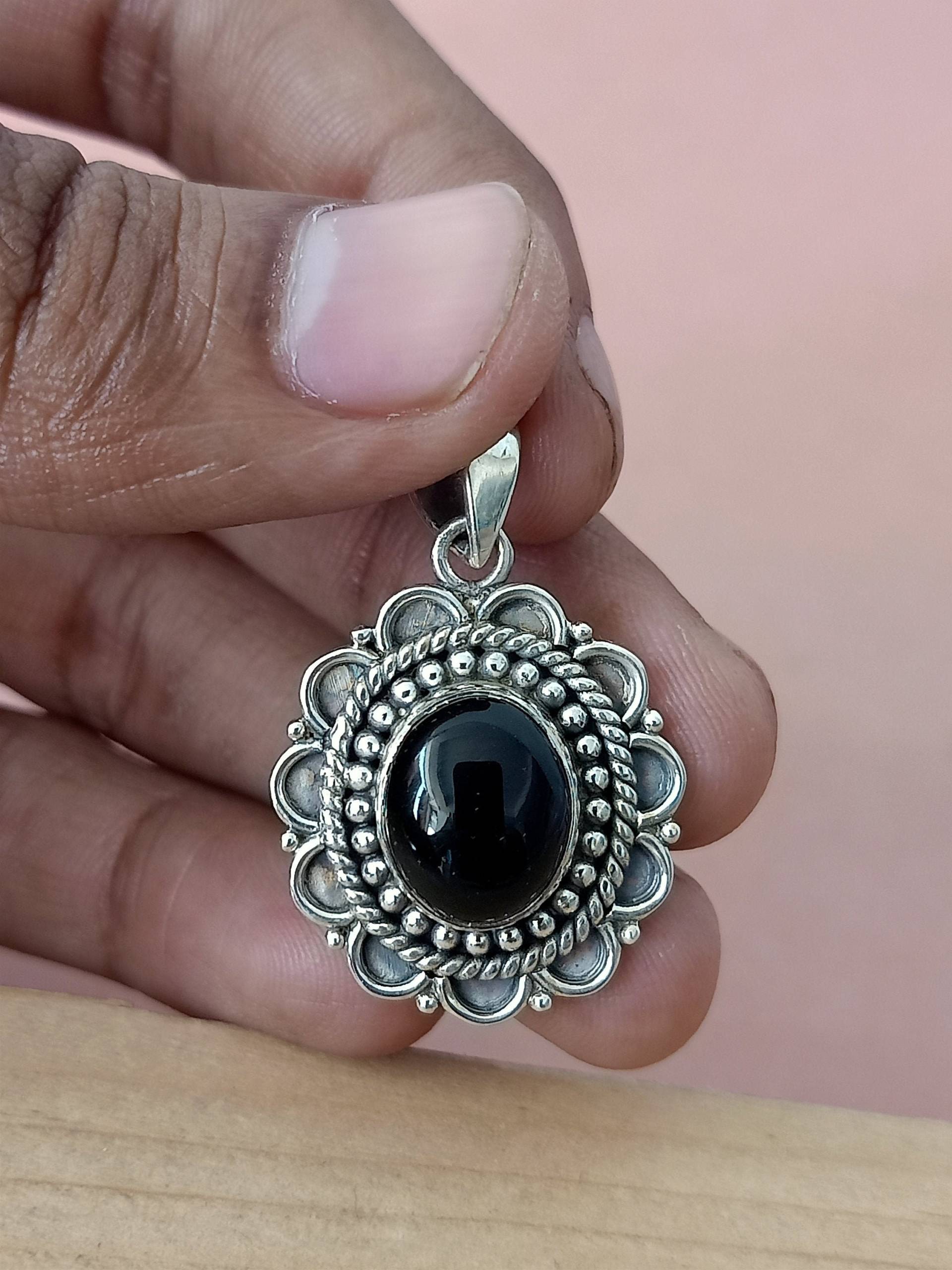 Schwarzer Onyx Stein Anhänger, Wunderschöner Stil Ovaler Form Hippie Schmuck, Edelstein, Sterling Silber 925, Geschenke von Silverboho925