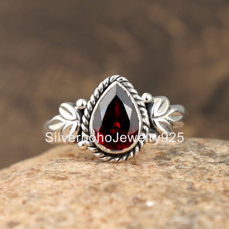 Natürlicher Granat Ring, Silberring, Handgemachter Edelstein Geschliffener Stein Birnenform Frauen Geschenk Für Sie von SilverbohoJewelry925