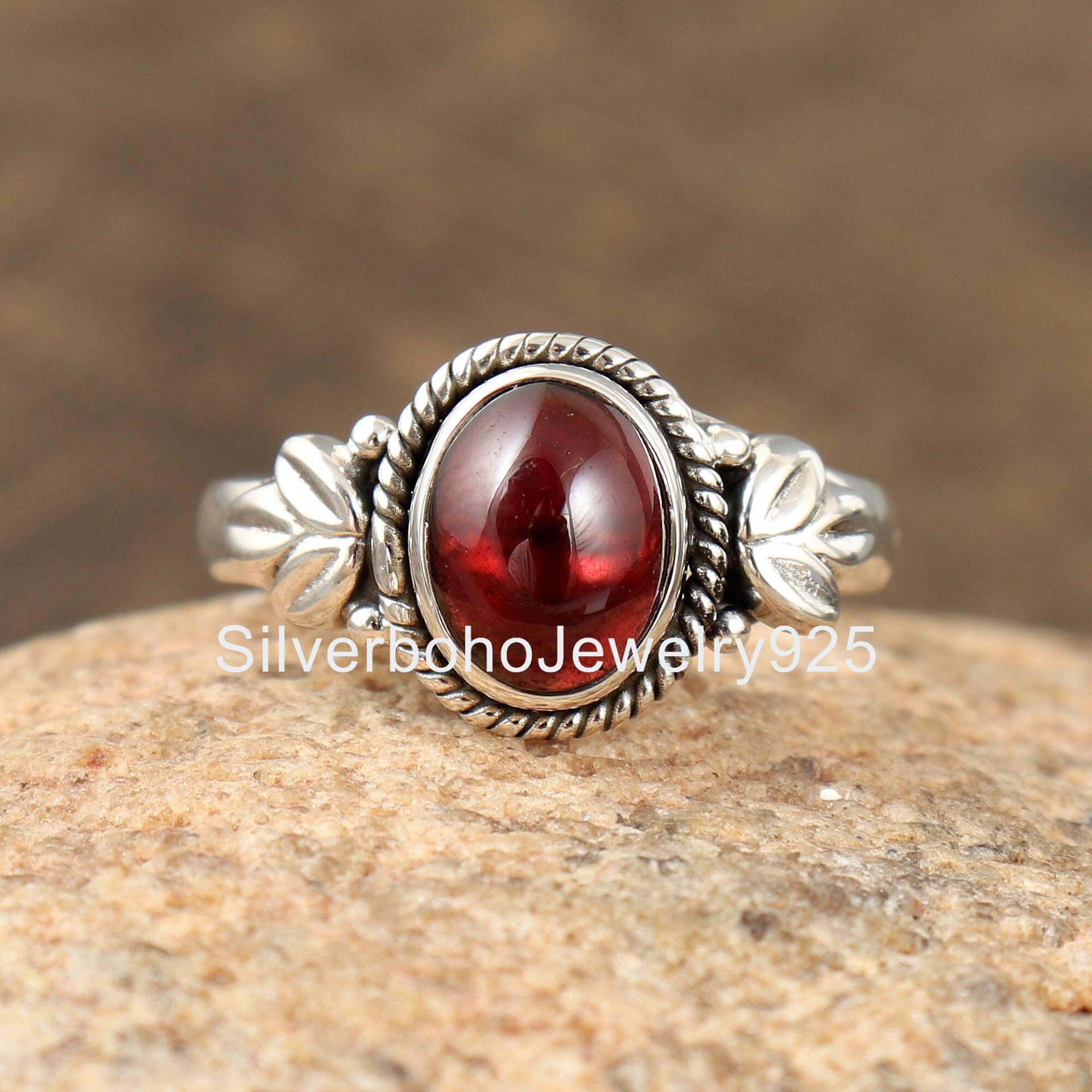Natürlicher Granatring, 925Er Silberring, Ovaler Geburtssteinring, Antiker Silbergranatring, Verlobungsring, Geschenk Für Sie, Zum Verkauf Natürlicher Granatring, 925Er Silberring, Ovaler Geburtssteinring, Antiker Silbergranatring, Verlobungsring, Geschenk Für Sie, Zum Verkauf von SilverbohoJewelry925