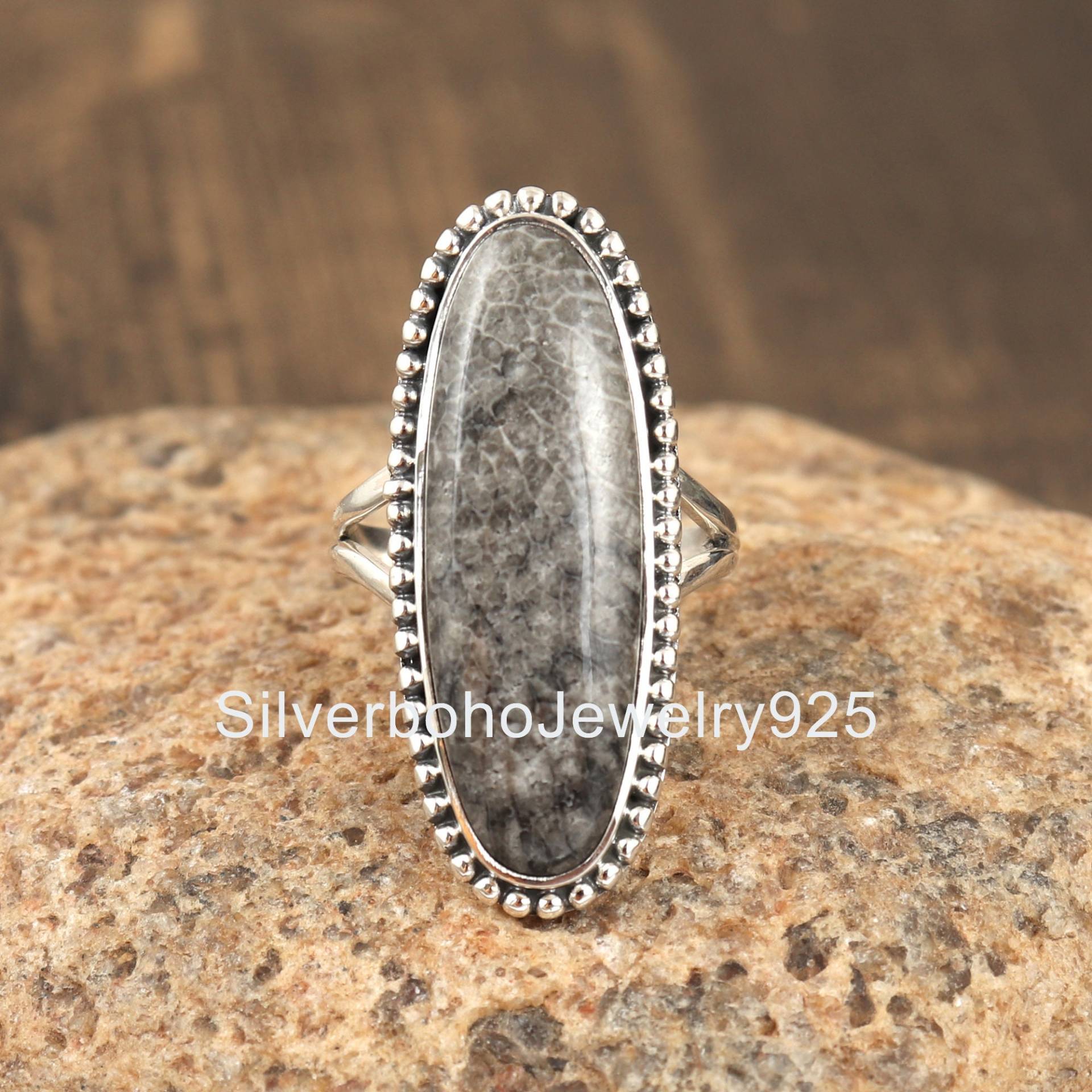 Schwarze Koralle Ring, Handgemachter 925 Silber Ehering, Frauen Stein Valentin Geschenk Für Sie, Oxidiert Ring von SilverbohoJewelry925