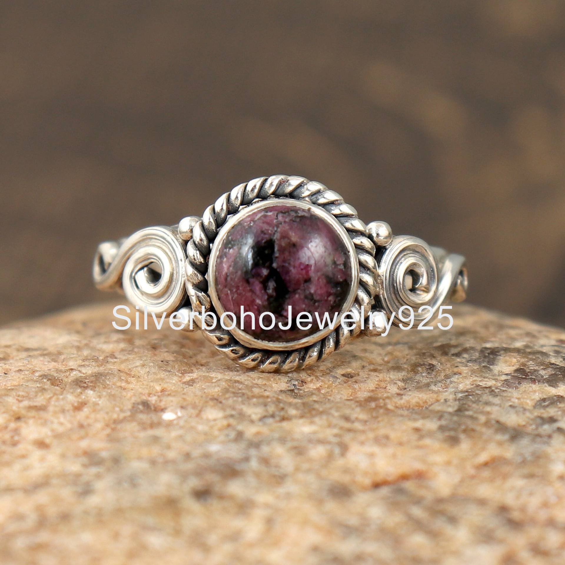 Silberring, Eudialyt Ring, Boho Handgemachter Edulite Statement Runder Stein Frauen Geschenk Für Sie von SilverbohoJewelry925