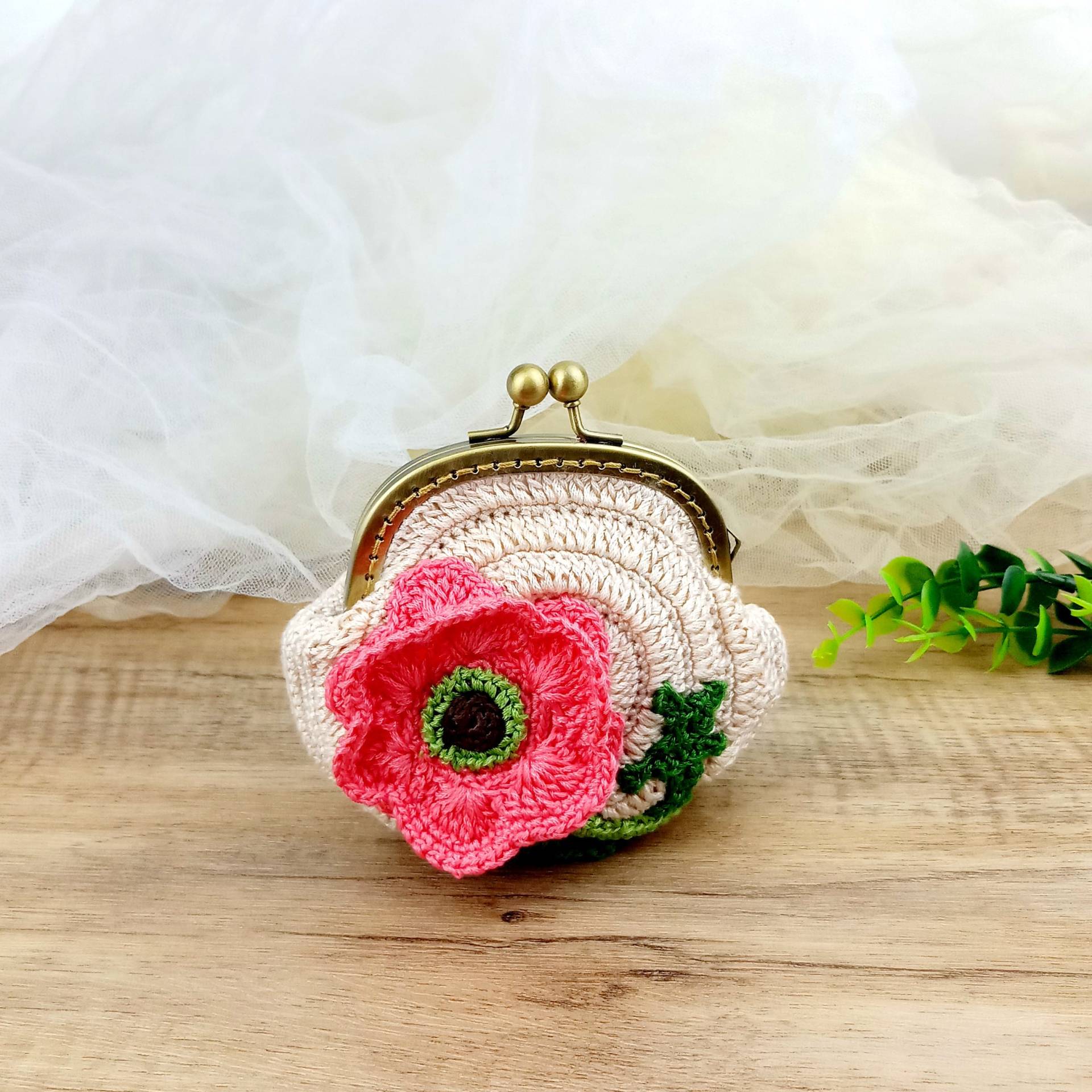 Kleine Clutch, Kopfhörer Geldbörse, Gehäkelte Blumen Muttertag Valentinstag Geburtstag von SilverbreezeBag