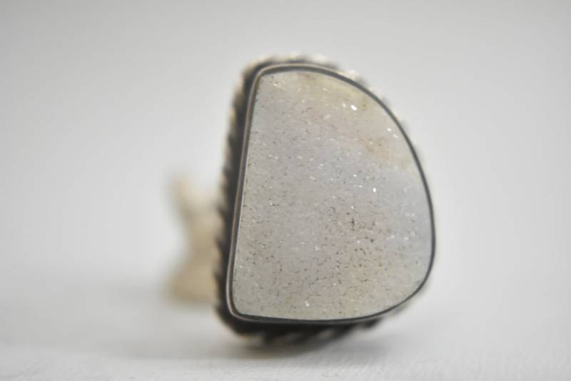 Druzy Ring Weiß Kristallisiert Stein Sterling Silber Damen Größe 8, 25 von Silvercity925