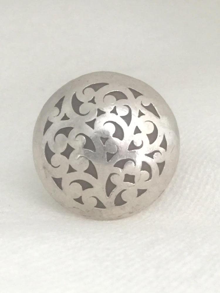 Vintage Sterling Silber Großer Runder Massiver Kuppel Ring Floral Größe 7.50 22G von Silvercity925