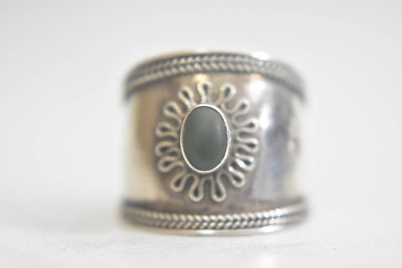 Zigarrenband Größe 7, 25 Grüner Stein Ring Sterling Silber Frauen von Silvercity925