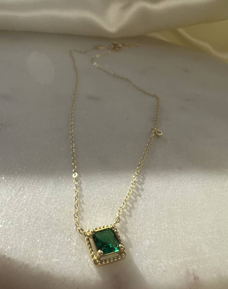 Damen Halskette Mit Smaragdgrünem Stein Silber 925 Plated Gold von SilverellaStore