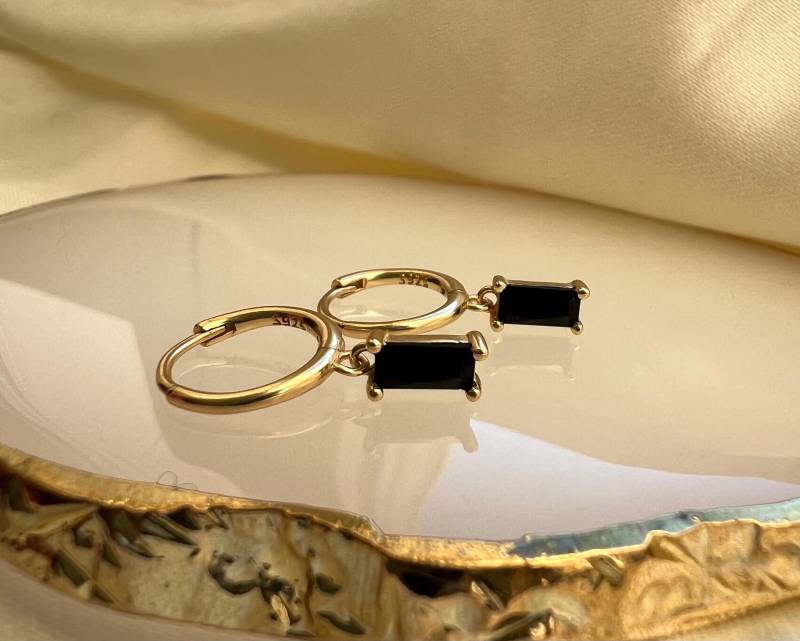 Goldene Creolen Mit Schwarzem Stein Im Emerald-Schliff - 925Er Silber von SilverellaStore