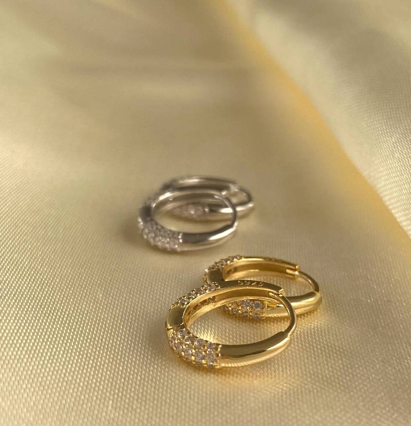 Hoops Mit Zirkonia - Creolen in Silber Oder Gold von SilverellaStore