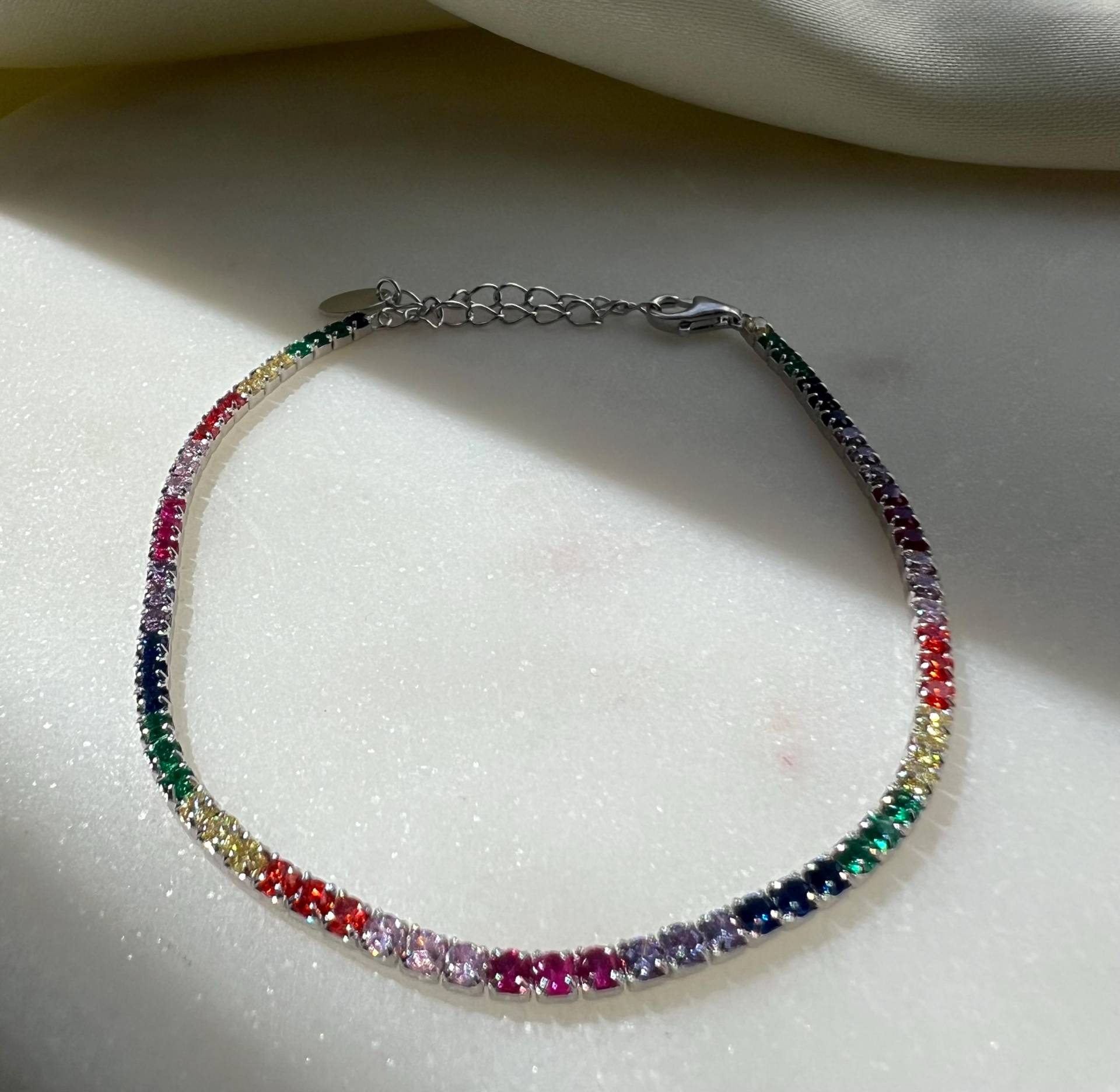 Regenbogen Tennisarmband in Silber 925 von SilverellaStore
