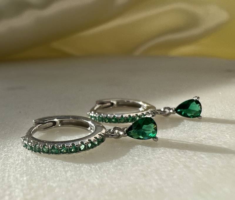 Smaragdgrüne Silber 925 Creolen Mit Zirkonia Steinchen von SilverellaStore