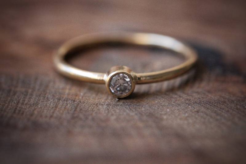 Zierlicher 14K Gold Filled Zirkon Ring Zierlicher 14K Gold Filled Zirkon Ring von Silvergrams